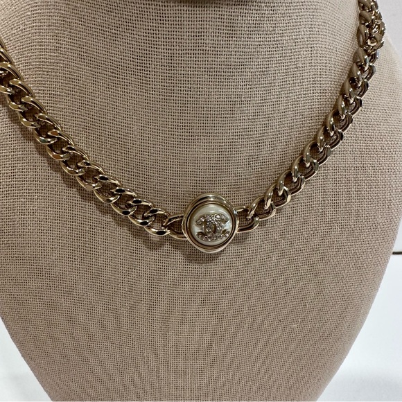 π€©π€© CC π€©π€© Chanel Gold Chain Choker Necklace NEW - Picture 7 of 9